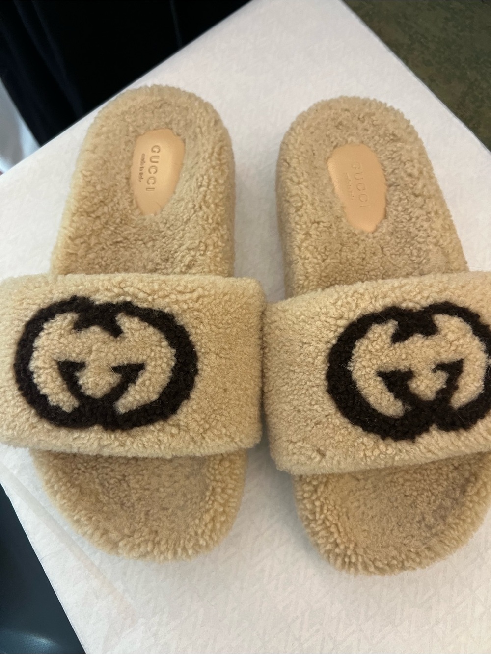 Gucci Beige Teddy Shearling GG Logo Slide Sandals – Size 39
